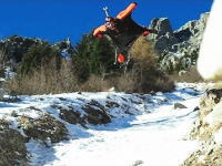 低っ！ムササビジャンパーの対地高度が低すぎる動画。猛スピードでこれは怖い。