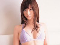 中川杏奈 ビキニが透けて見えるスパッツ姿でバランスボール、片足をあげたヨガのポーズや開脚柔軟