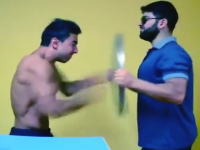 残像すぎるｗｗｗインターネットに北斗百烈拳の使い手がいた8秒動画ｗｗ