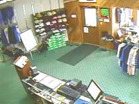 ゴルフ用品店でロンの登場の仕方が斬新すぎる11秒動画。ビリーも冷静すぎｗｗｗ