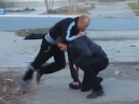 ロシアの喧嘩というかイジメ？がやばい。この表情ww完全に危ないヤツだww