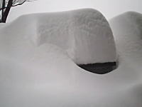 短時間でこれだけ積もったのか。山梨の積雪がヤバイ動画がはてブで人気に。