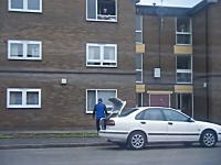 笑いすぎｗｗｗ向かいに届いたピザのデリバリーがフライングｗｗｗ動画が人気に。