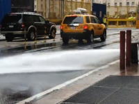 それは無理だろうＮＹＣｗｗ消火栓がブシャーッ！となっている所に突っ込んだチャリ