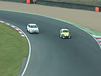 レース中のサーキットに普通車で乱入してみた。なんで入れたんだよｗ