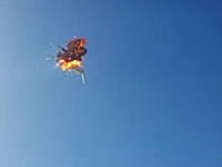 米スペースX社のF9Rロケットが試験飛行中に空中爆発。その瞬間のビデオ。