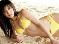 後藤郁 制服姿で海に入ってびちゃびちゃショット