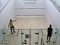 スカッシュってこんなに激しいスポーツだったらしいｗ体力使い切ったｗ