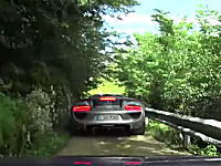 フェラーリのナビに従ったらやたら難易度の高い道を走らされた車載。セレブのドライブ