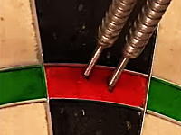 会場の盛り上がりがハンパない。ダーツの世界大会で9ダーツを達成したエイドリアン・ルイス