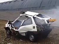 花火ってレベルじゃねえｗ車の中で花火を爆発されたら車がポンコツったｗ