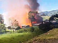 ヤバイヤバイｗｗｗコロンビアで起きた花火工場爆発の瞬間の映像がマジはんぱないｗ