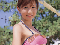 長崎莉奈 リゾート気分でポーズ