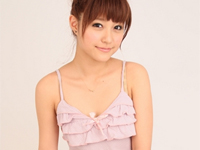 堤ゆきみ ビーチで三角ビキニ水着を身につけたムッチリグラマーボディを魅せたり、黄緑のドレスを着てポーズ