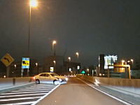 首都高速9号深川線でどーん！事故。2車線またぎってどんな運転してんや動画。