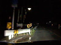 ガキーン！イベント録画を開始します。これは居眠りかな。ガードレールに突っ込む車載。