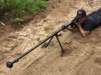 すごい反動。旧ソ連の巨大な対戦車ライフル「PTRD-41」を撃ってみた動画。