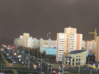 砂嵐により闇に閉ざされた街。砂嵐を甘くみてた。こんなに真っ暗になるんだ動画。