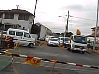 頭の悪い運転。自分が逆走して突っ込んどいて詰まったらオラオラどけ行動。