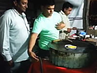 ウソだろこれｗインドの屋台を撮影していたら信じられない出来事がｗ