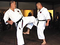 沖縄空手のレジェンド東恩納盛男を海外が取材したビデオがカッコイイと某ちゃんで話題