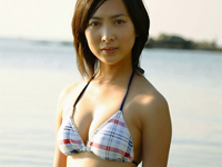 谷村美月 お庭で水を撒いたり、グラビアショット