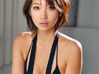 藤間あゆ美 DVD「Etarnal Summer」より、グラマーボディを大人な雰囲気で魅せたビキニショットダイジェスト