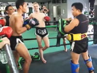 キックボクサーの練習風景が凄い。これ早送りじゃないよねｗ