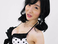 林香琳 桃尻なヒップを魅せたビキニショット、全裸泡だらけのヌーディショット