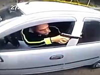 おっさんカッケエ！非番の警官をターゲットに選んでしまった強盗が返り討ちにｗ