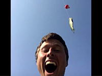 ドローンから釣り糸を垂らしてお魚さんを釣ってみた。無邪気な大人ｗ