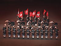 世界最高のマーチングバンドの一つトップ・シークレット・ドラム・コーの神演奏最新版。