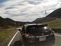 このやろぉ！家族と子供を乗せているのに危険なDQN運転をするうｐ主ドラレコ。